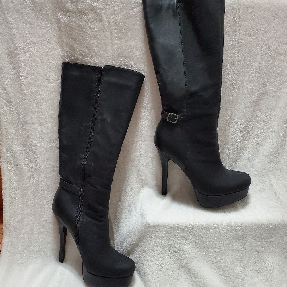 Hooker boots🤣